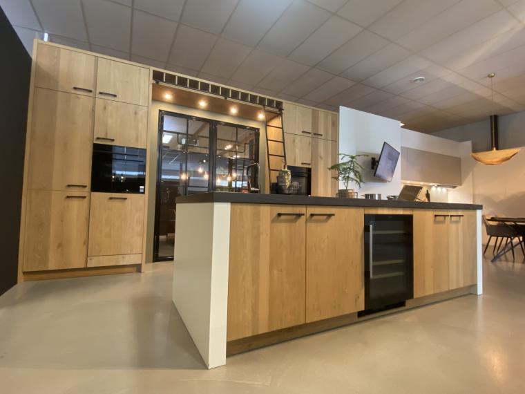 Unieke, landelijk moderne keuken