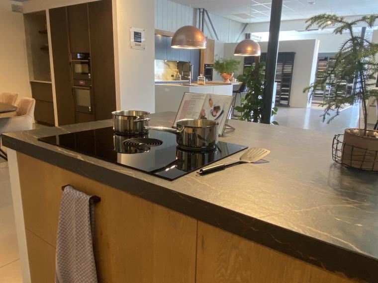 Unieke, landelijk moderne keuken