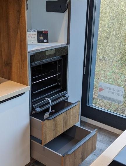 Designerküche mit Kochinsel und sehr hochwertigen Neff Elektrogeräten