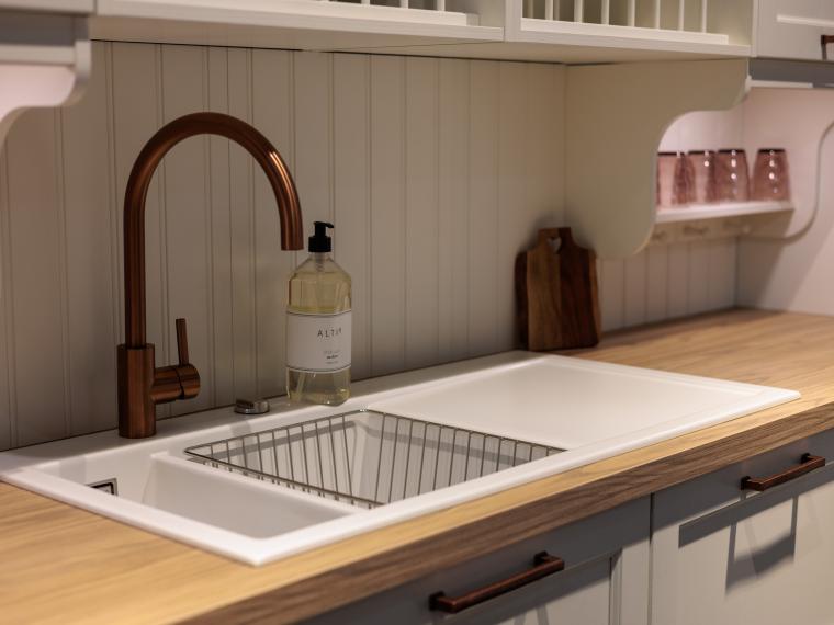 Koje 10 Landhausküche mit Charme und moderner Ausstattung