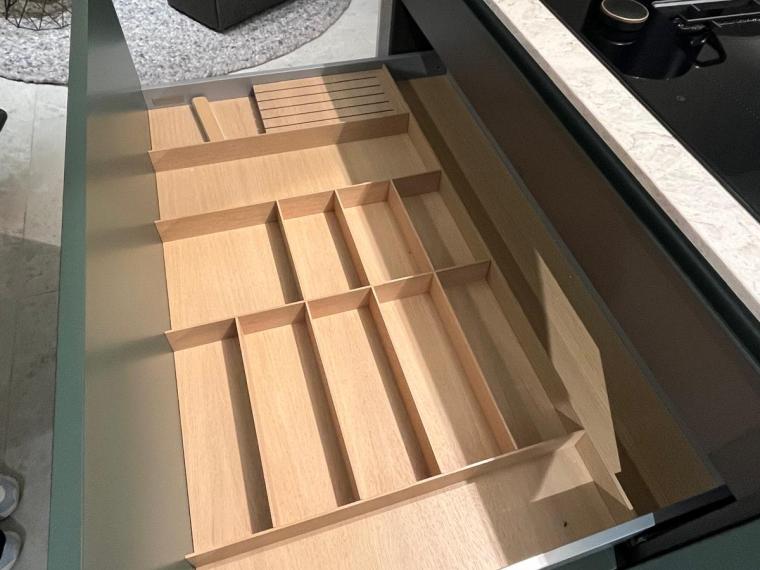SieMatic Urban S2 - Kaviaar groen en Titaan metaal