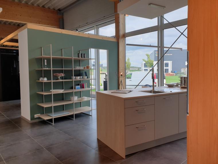 Filigranes Fios-Hochschrank-Rahmenregal