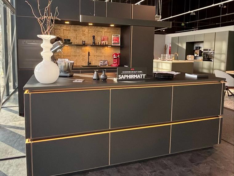Trendy keuken lak caramel