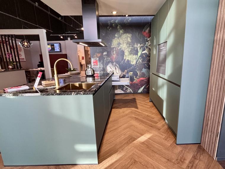 Trendy keuken black green