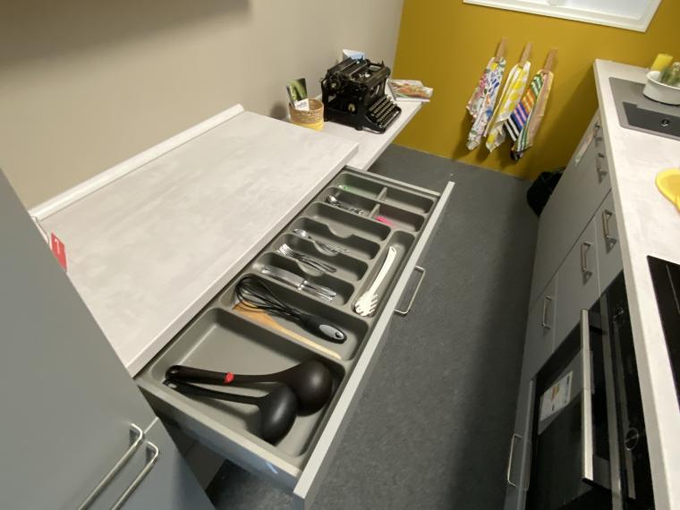 Einbauküche Küche Häcker 2 Zeilen z.B. f. Neubauwohnung