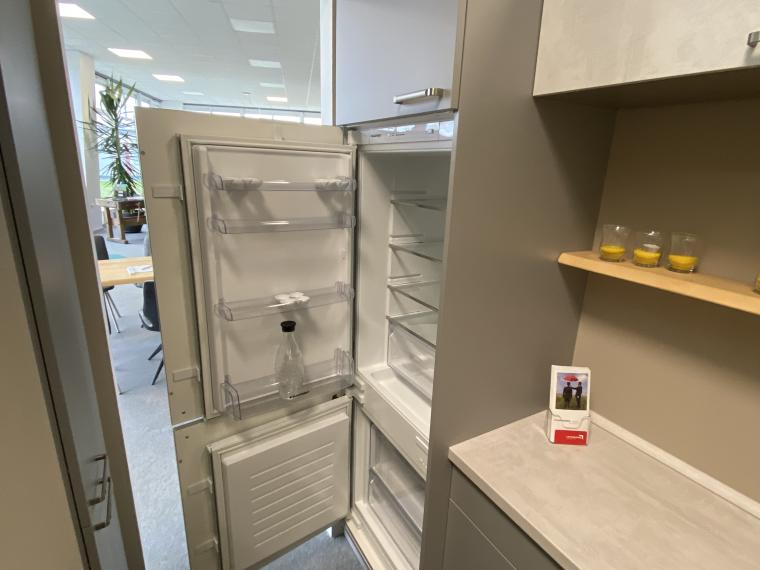 Einbauküche Küche Häcker 2 Zeilen z.B. f. Neubauwohnung