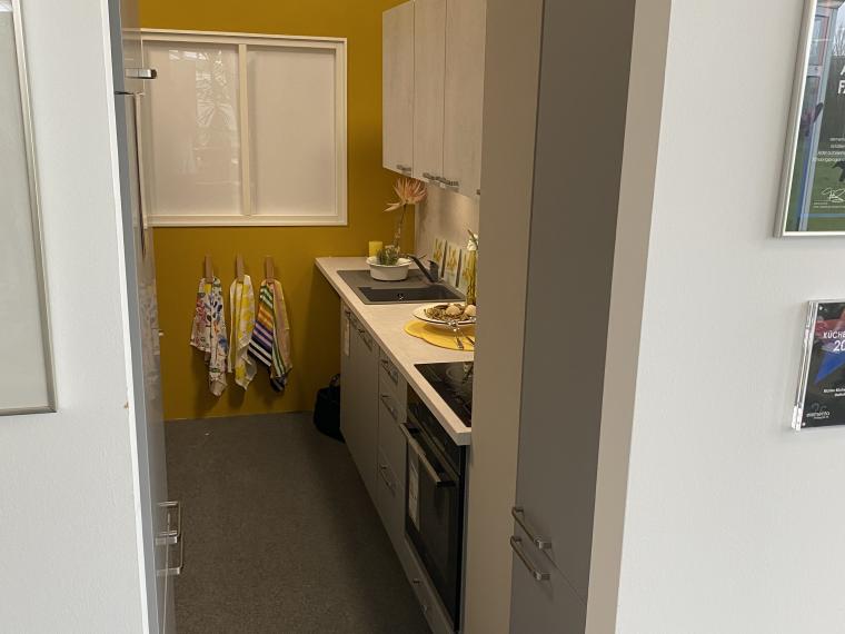 Einbauküche Küche Häcker 2 Zeilen z.B. f. Neubauwohnung