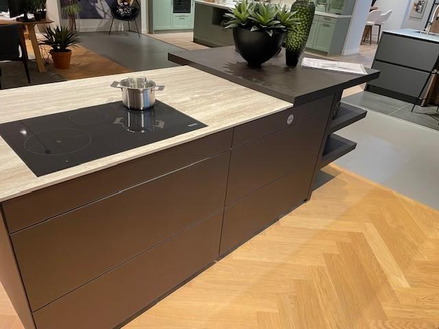 next125 NX902 glas i.c.m.  keramiek werkblad en Miele/Liebherr apparatuur
