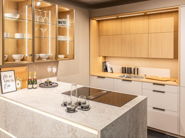 Moderne Häcker Designküche 2025 in Kaschmir – NP: 27.700,- EUR