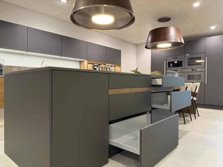 Leicht-Miele-Dekton