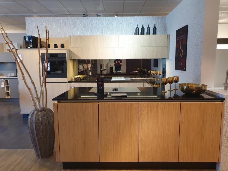 Nobilia - Structura Eiche Como Nachbildung Moderne Designküche mit hochwertigen Fronten Holzdekor
