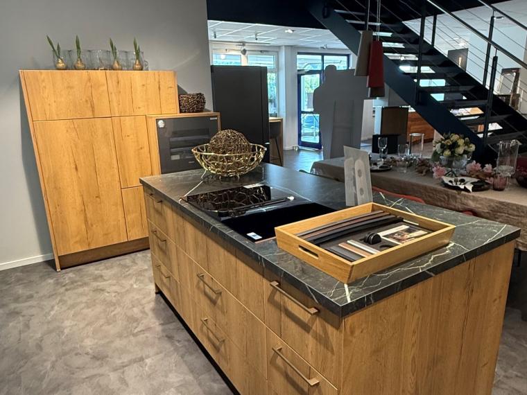 Modernes Design trifft Alteiche Natur