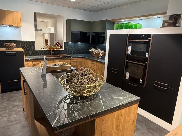 Modernes Design trifft Alteiche Natur