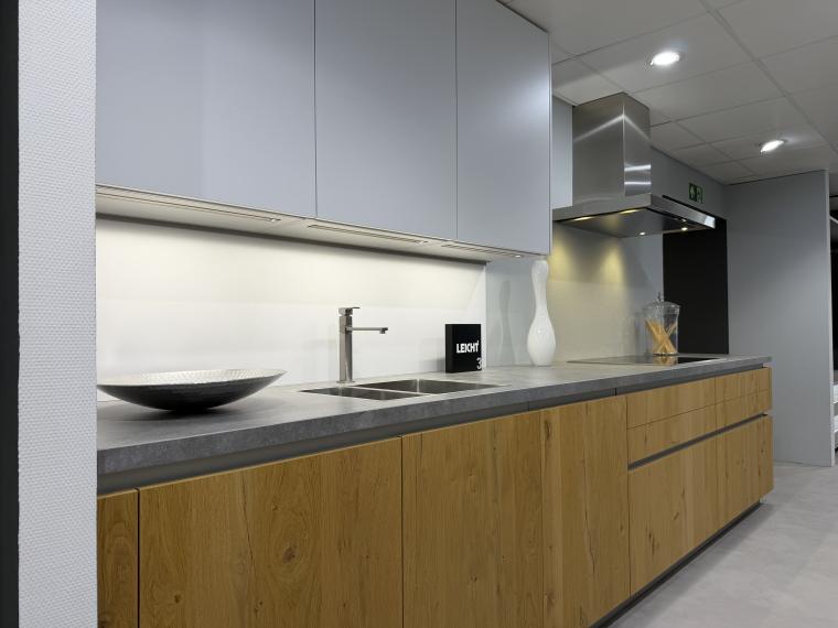 Luxe LEICHT showroomkeuken | Miele & Siemens | Dekton | Eiken