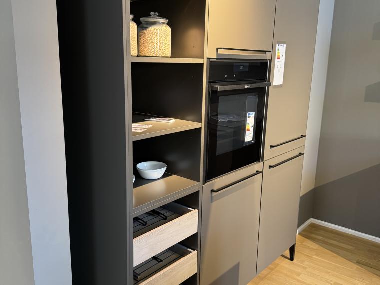 SC 41 Designinsel mit warmgewalzter Edelstahl-Arbeitsplatte