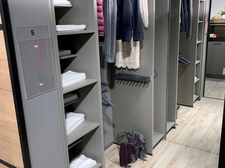 Begehbarer Schrank