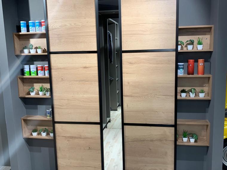 Begehbarer Schrank