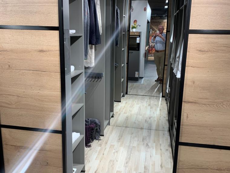 Begehbarer Schrank