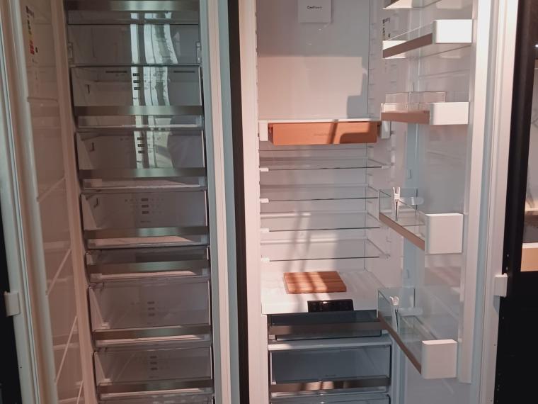 Luxe zwarte Poggenpohl-showroomkeuken