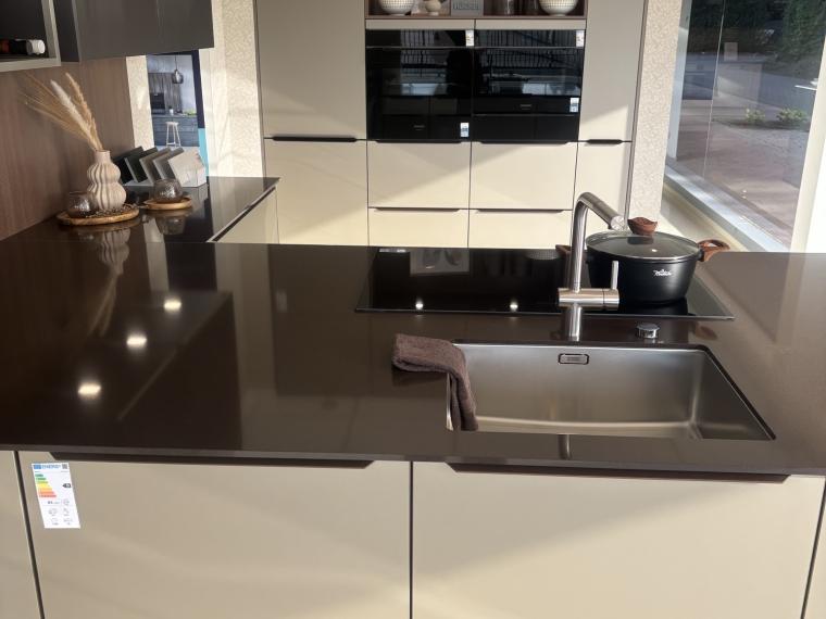 ELEMENTA Concept130 VEGAS in Champagner und Braun metallic inkl. Geräte
