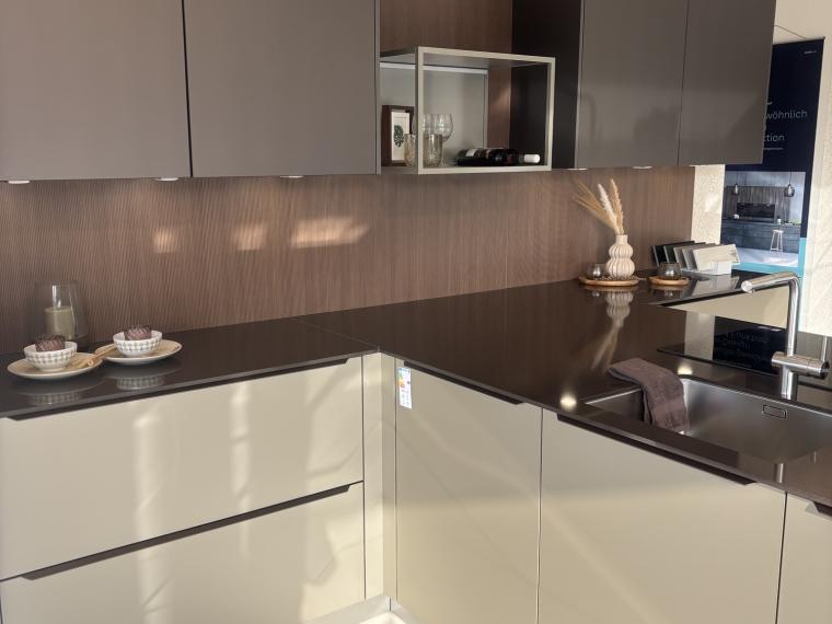 ELEMENTA Concept130 VEGAS in Champagner und Braun metallic inkl. Geräte