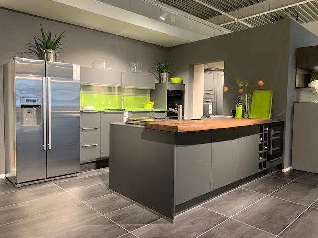 Lack Premium-Ausstattung mit Dekton, Bora professionell zum Online.Preis