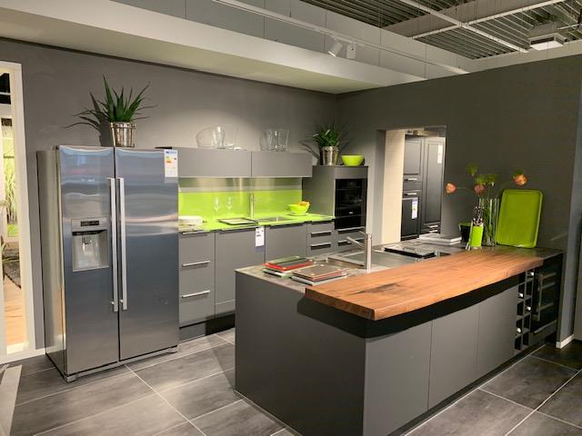 Lack Premium-Ausstattung mit Dekton, Bora professionell zum Online.Preis