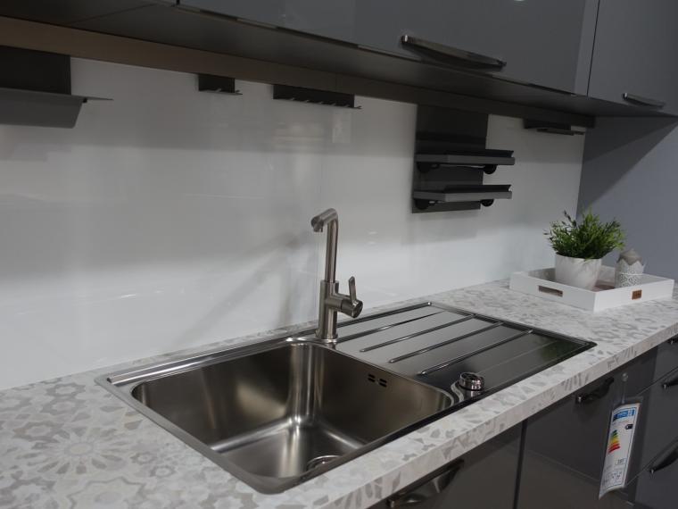 Hochglanz Onyxgrau