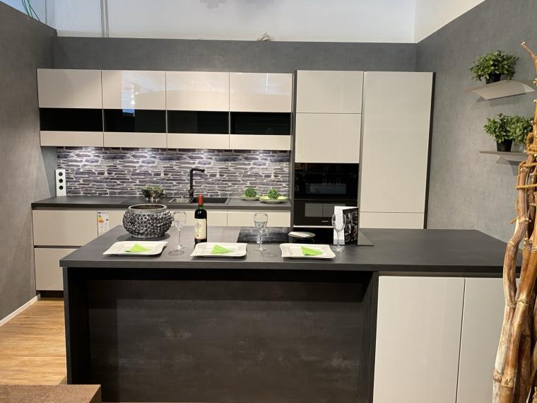 Nobilia - Flash Seidengrau Designerstück mit Insel, 2 Zonen Backofen