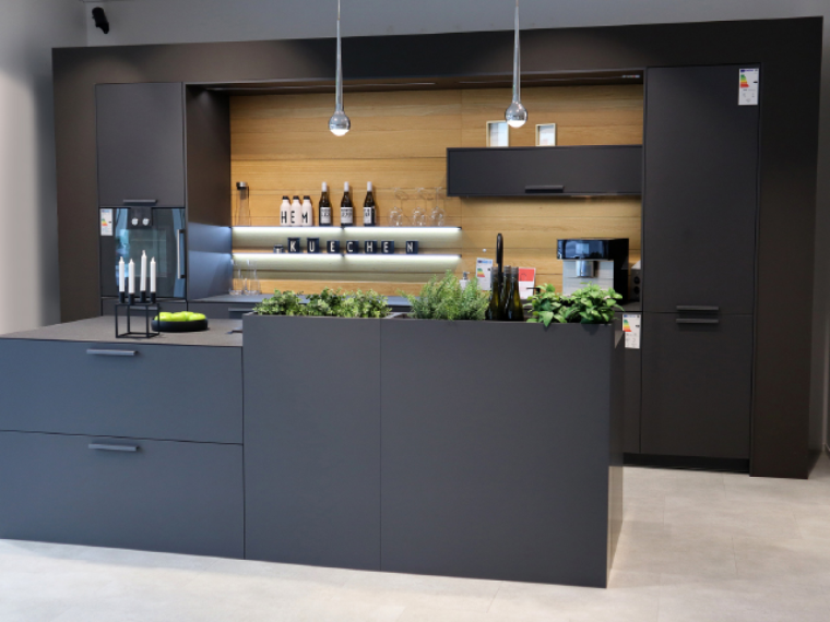 Leicht Architektur Einbauküche mit Insel & Elektrogeräten - 11A