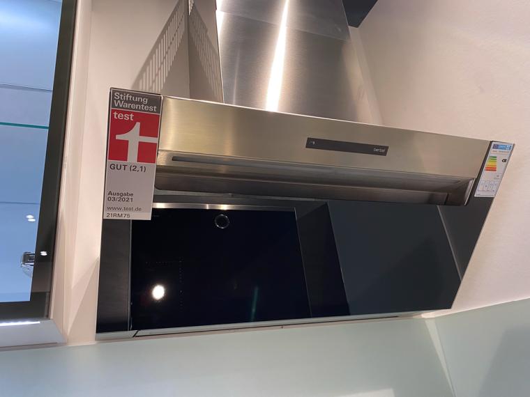 Nobilia Einbauküche L-Form mit separater Regalwand & Elektrogeräten - M13