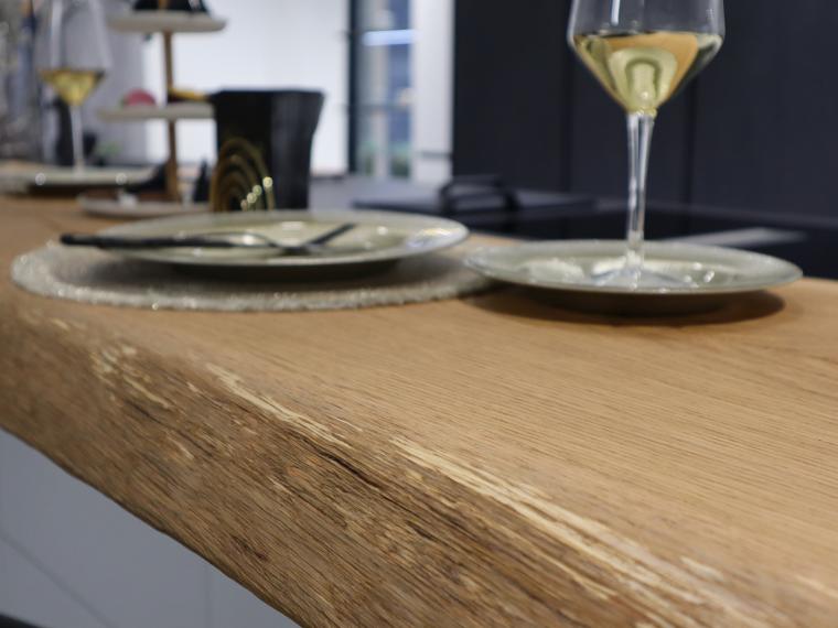 Nobilia Einbauküche in Magnolia Softmatt mit Insel & Elektrogeräten - M16
