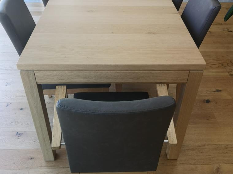Speisezimmer in Wildeiche