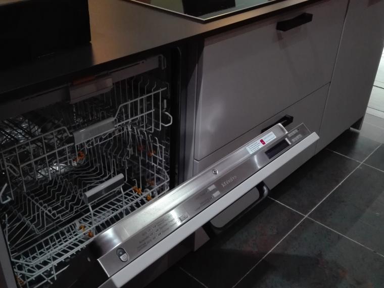 Moderne keuken met Miele toestellen