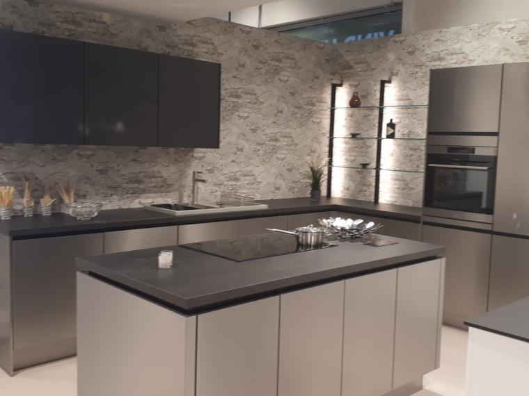 Moderne hoekkeuken met eiland