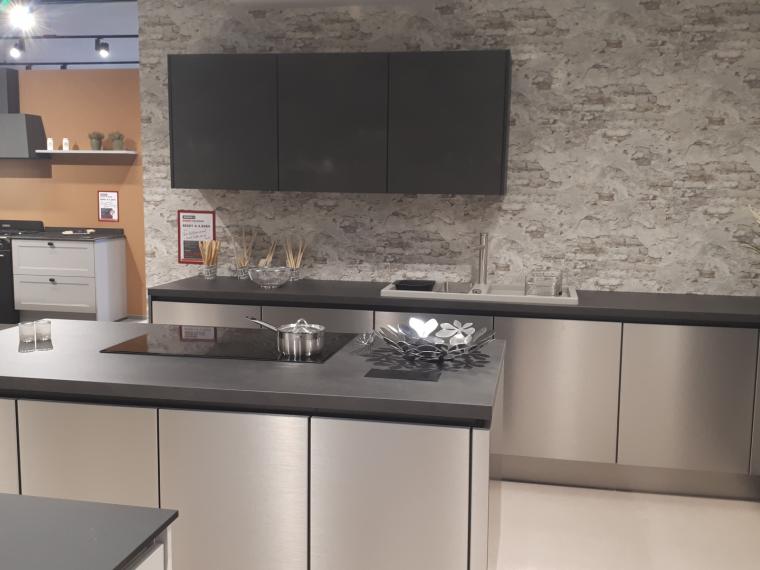 Moderne hoekkeuken met eiland