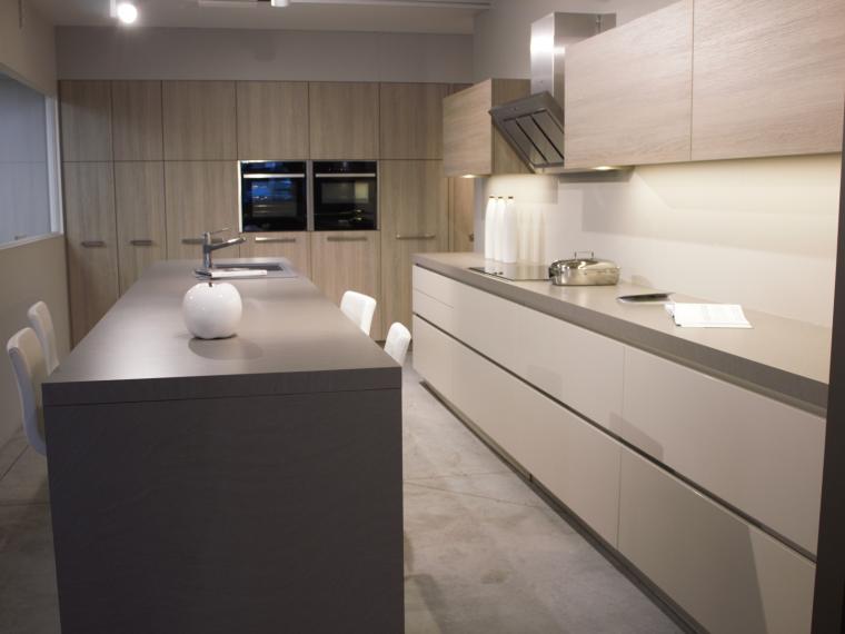 Warme hedendaagse keuken