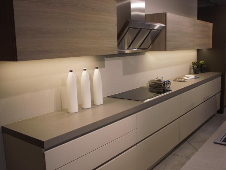 Warme hedendaagse keuken