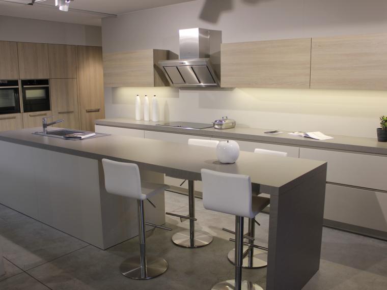 Warme hedendaagse keuken