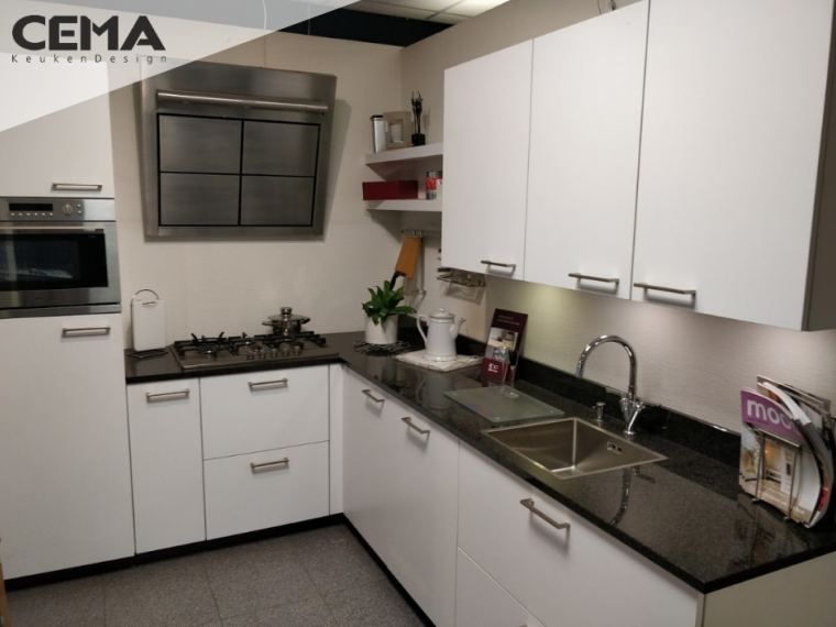 Wit matte keuken