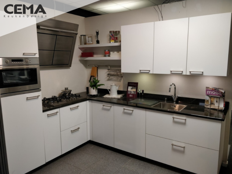 Wit matte keuken