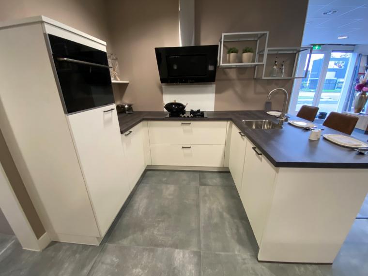 Moderne U keuken Silk