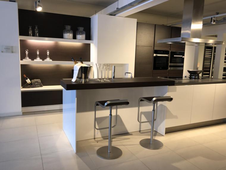 Moderne greeploze SieMatic keuken, hoogglans gelakt!