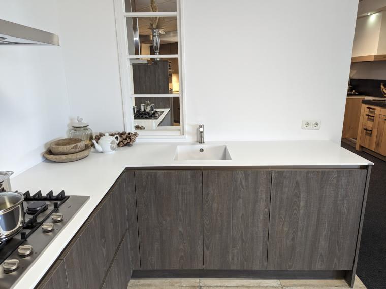 Moderne hoekkeuken Tristar, blad Corian