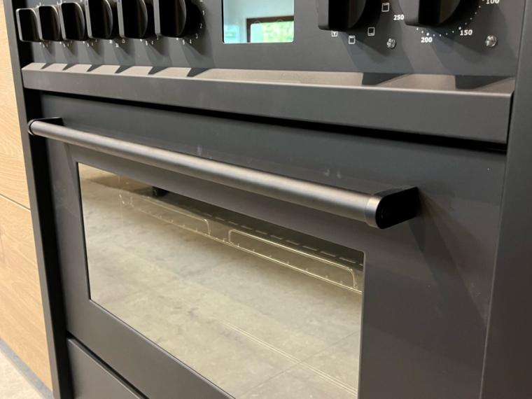 Stijlvolle landelijke keuken met Steel inductiefornuis