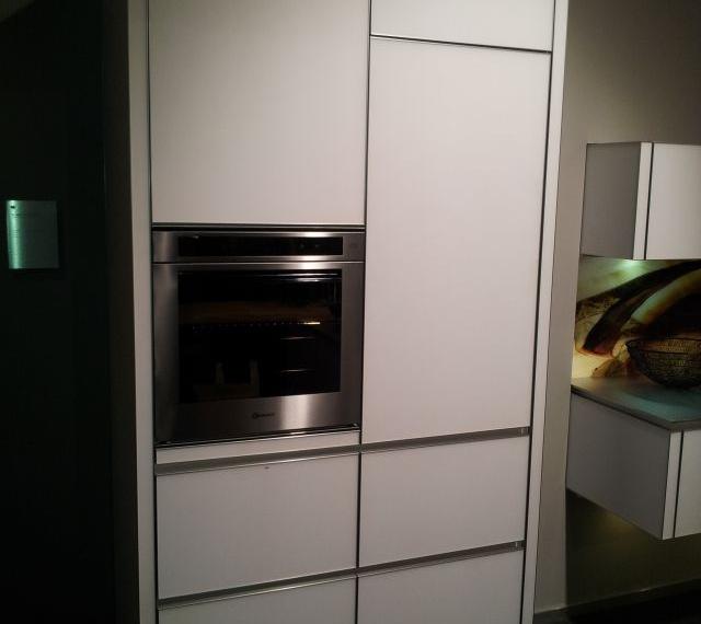 ALNO AG Einbauküche ALNOSTAR SARA ULTRA WEISS Glasküche Musterküche Glasfro