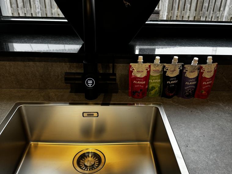 Moderne showroomkeuken Sherwood Eiken.