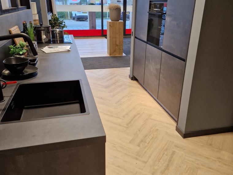 Parallel opstelling met 2 frontkleuren gecombineerd, alle apparaten van het merk BOSCH