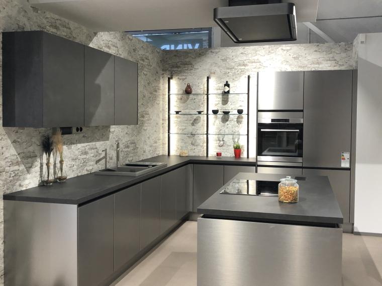 Moderne hoekkeuken met eiland