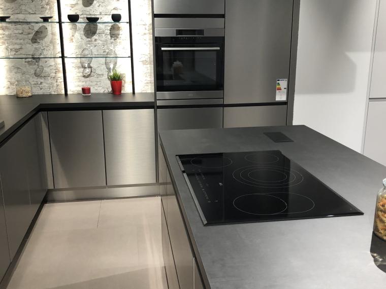 Moderne hoekkeuken met eiland